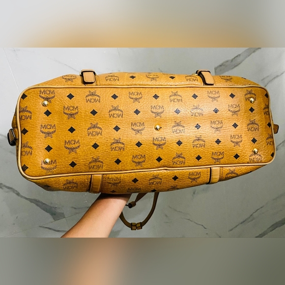 SOLD!!Mcm travel tote bag - Picture 5 of 8